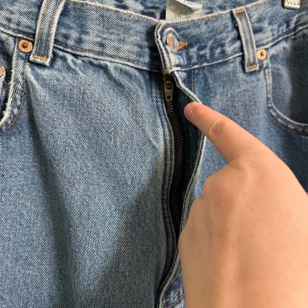 Levi's Y2k 560 Loose Fit Tapered Leg Jeans 34x32 Light Wash  2003 Baggy Denim - Picture 9 of 10